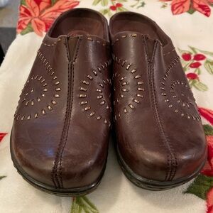 Klogs Women's Brown Leather clogs